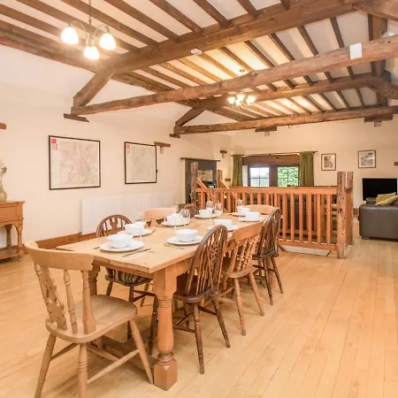 Riven Oak Semesterbostad Kendal