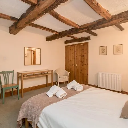 Riven Oak Semesterbostad *